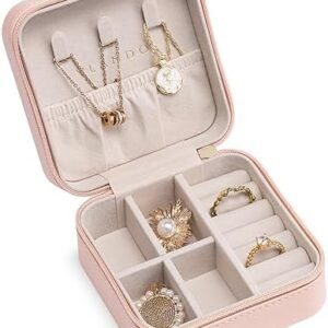 Vlando Travel Jewelry Case - Bridesmaid Gift - Small Jewelry Travel Organizer Box Travel Essentials Christmas Gift for Women Girl - Pink